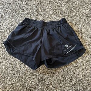 lululemon Hotty Hot Short 2.5” Inseam in Black